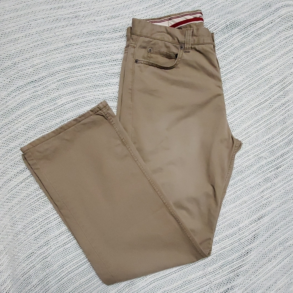 Dockers Classic Fit Khaki